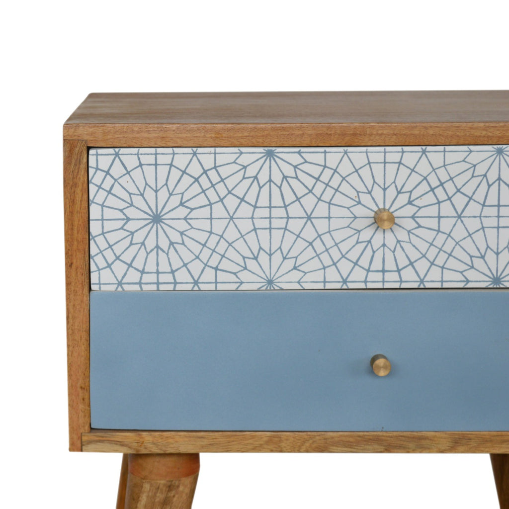 Table de chevet bleu à motifs