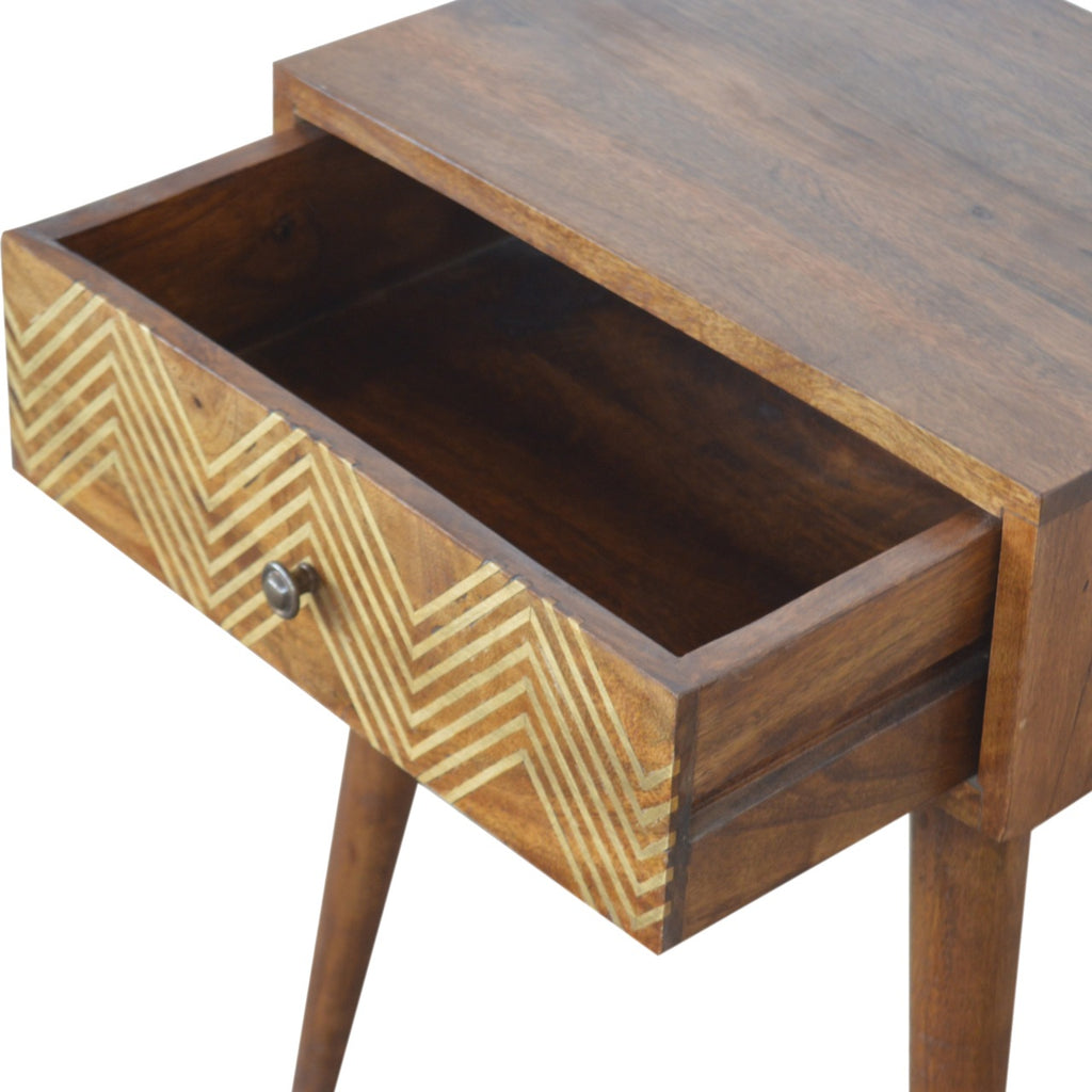 Table de chevet laiton marqueté chevron